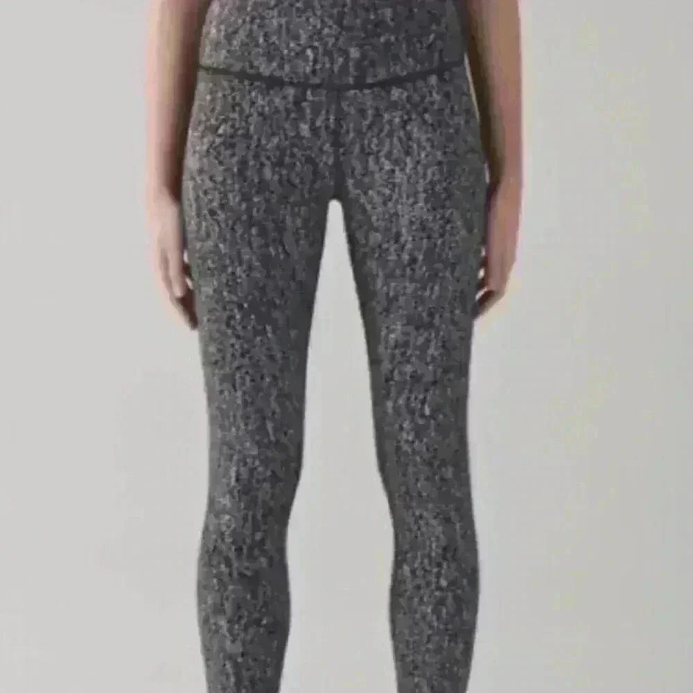 Lululemon Wunder Under cropped black and white marbled leggings size 2 - Picture 1 of 8